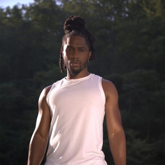 CREME  OF NATURE Mango & Shea Butter Ultra-Moisturizing Leave-In Conditioner 8.5 OZ