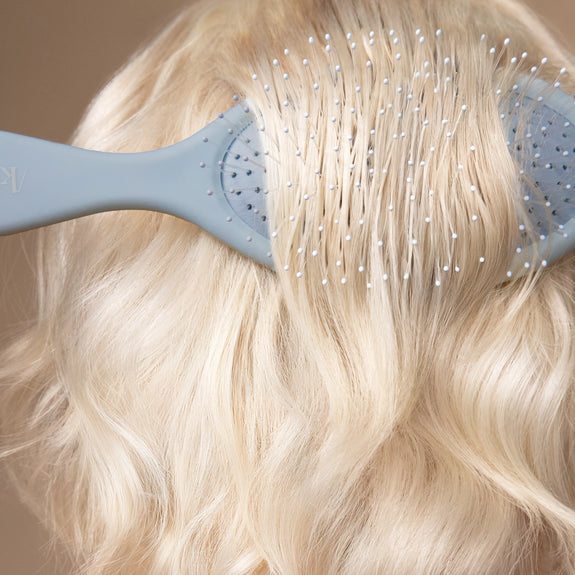 Kitsch Recycled Plastic Wet/Dry Brush- Haze Blue