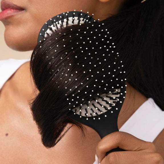 Kitsch Smooth & Polish Brush in Black