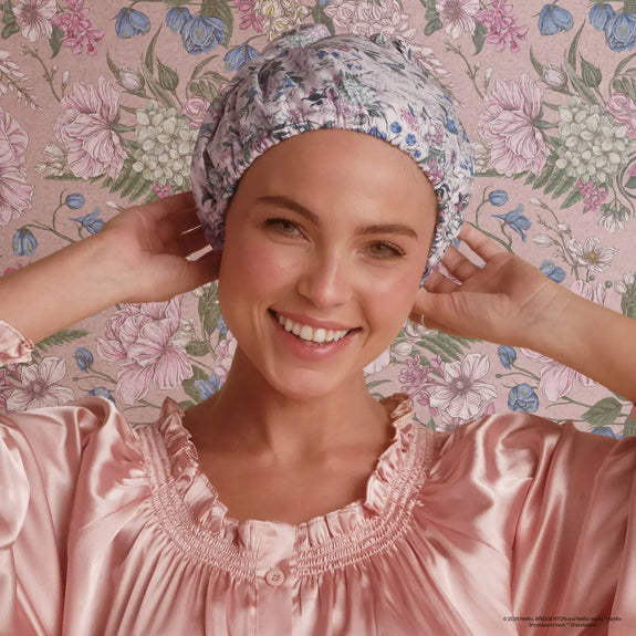 Kitsch Bridgerton X Satin-Lined Flexi Shower Cap in Wisteria