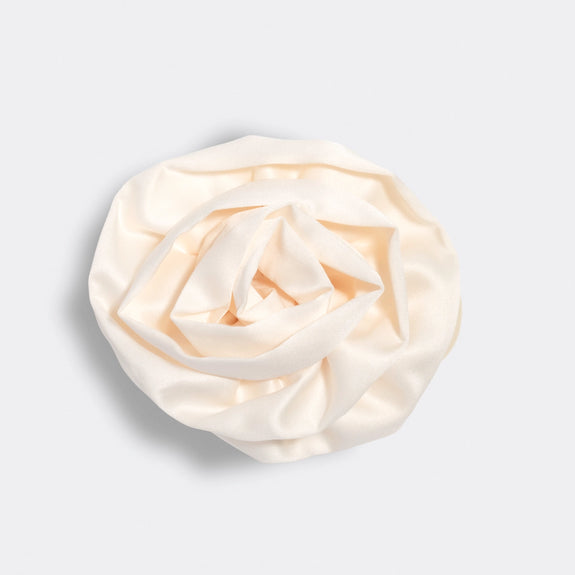 Kitsch Satin Rosette Medium Flat Cloud Clip - Cream